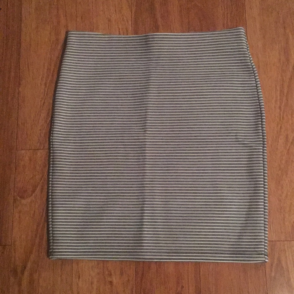 Loft Fitted Skirt